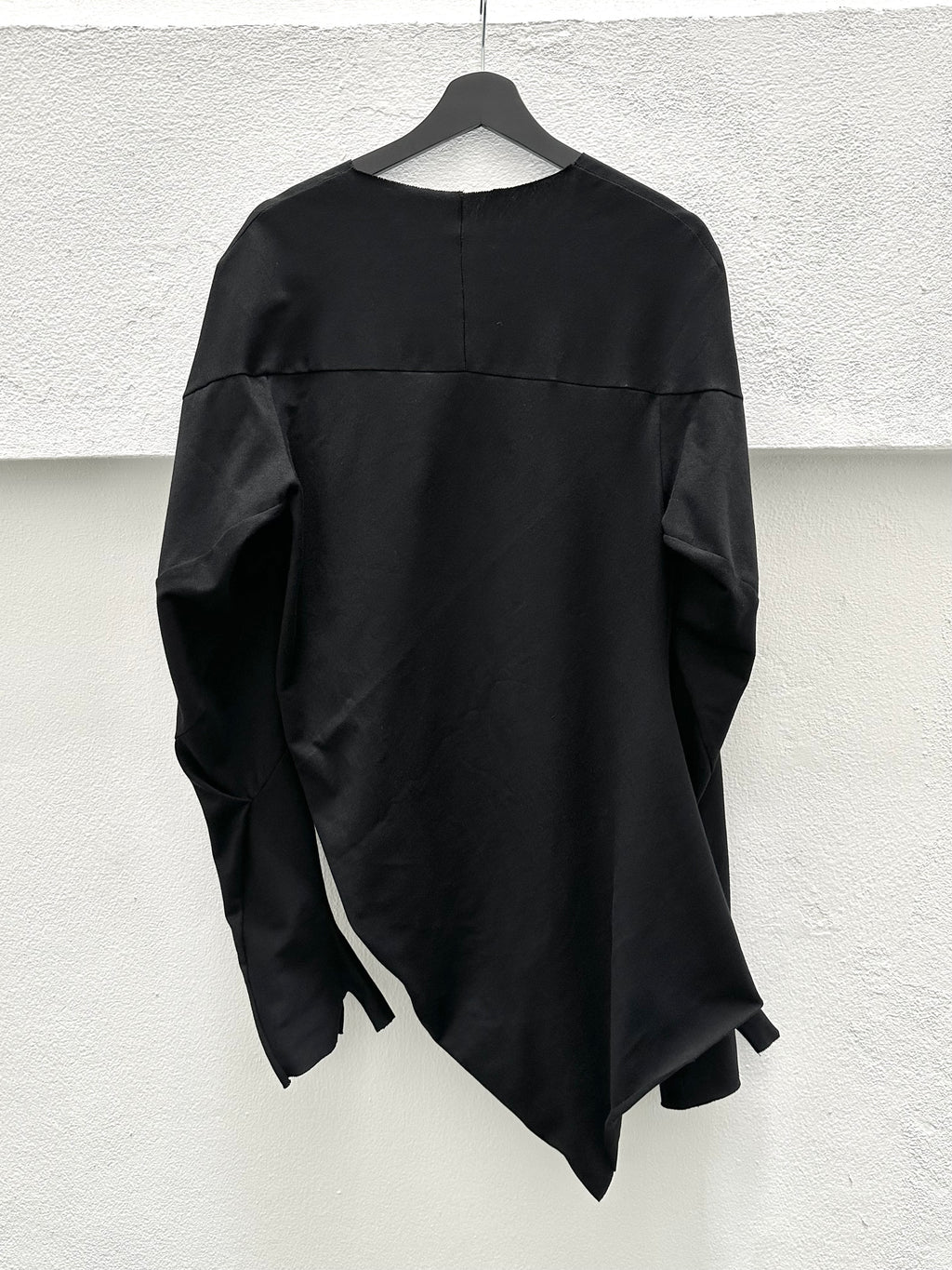 EC003- CSL

Curved Spiral Longsleeve