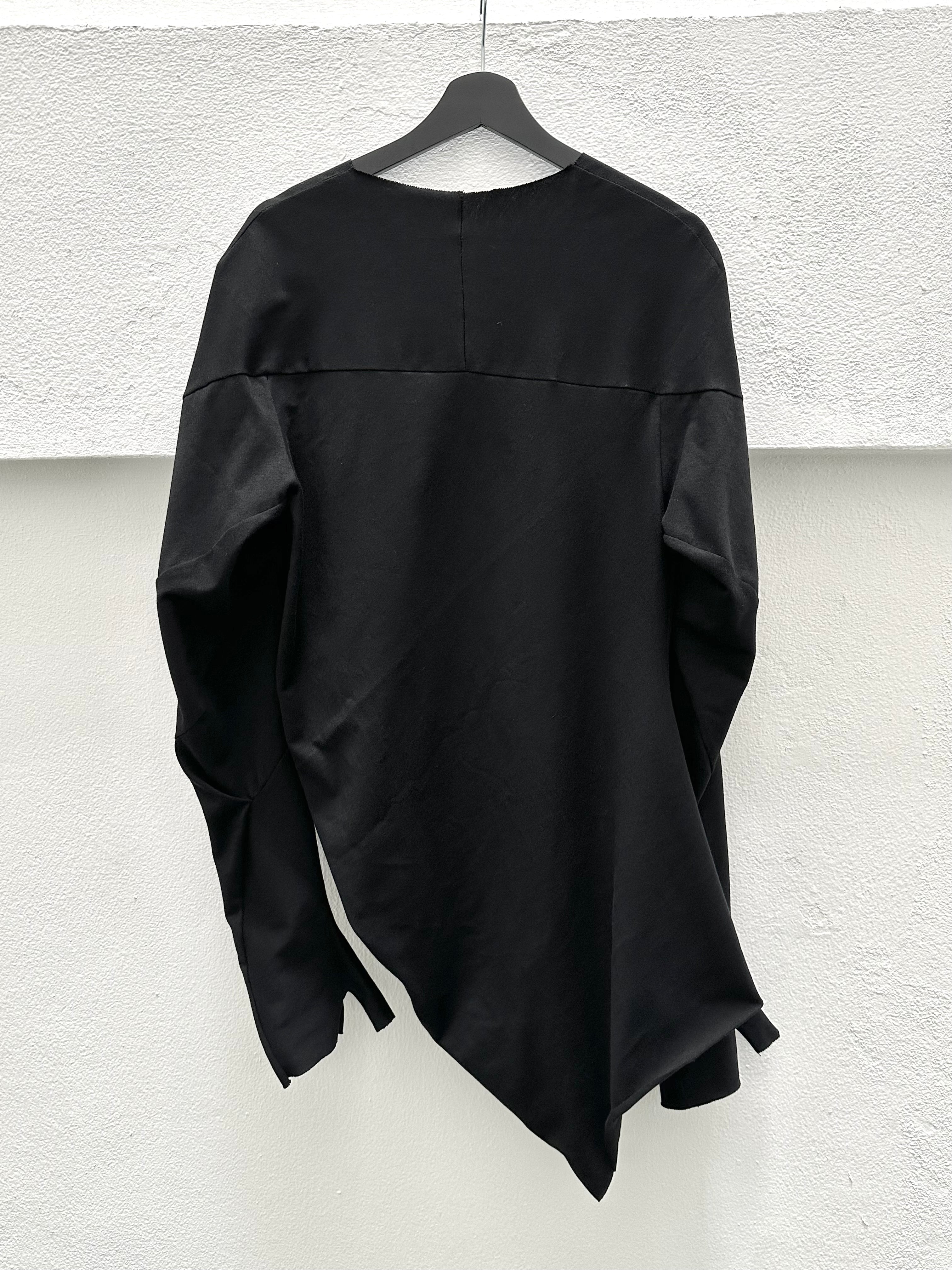 EC003- CSL

Curved Spiral Longsleeve