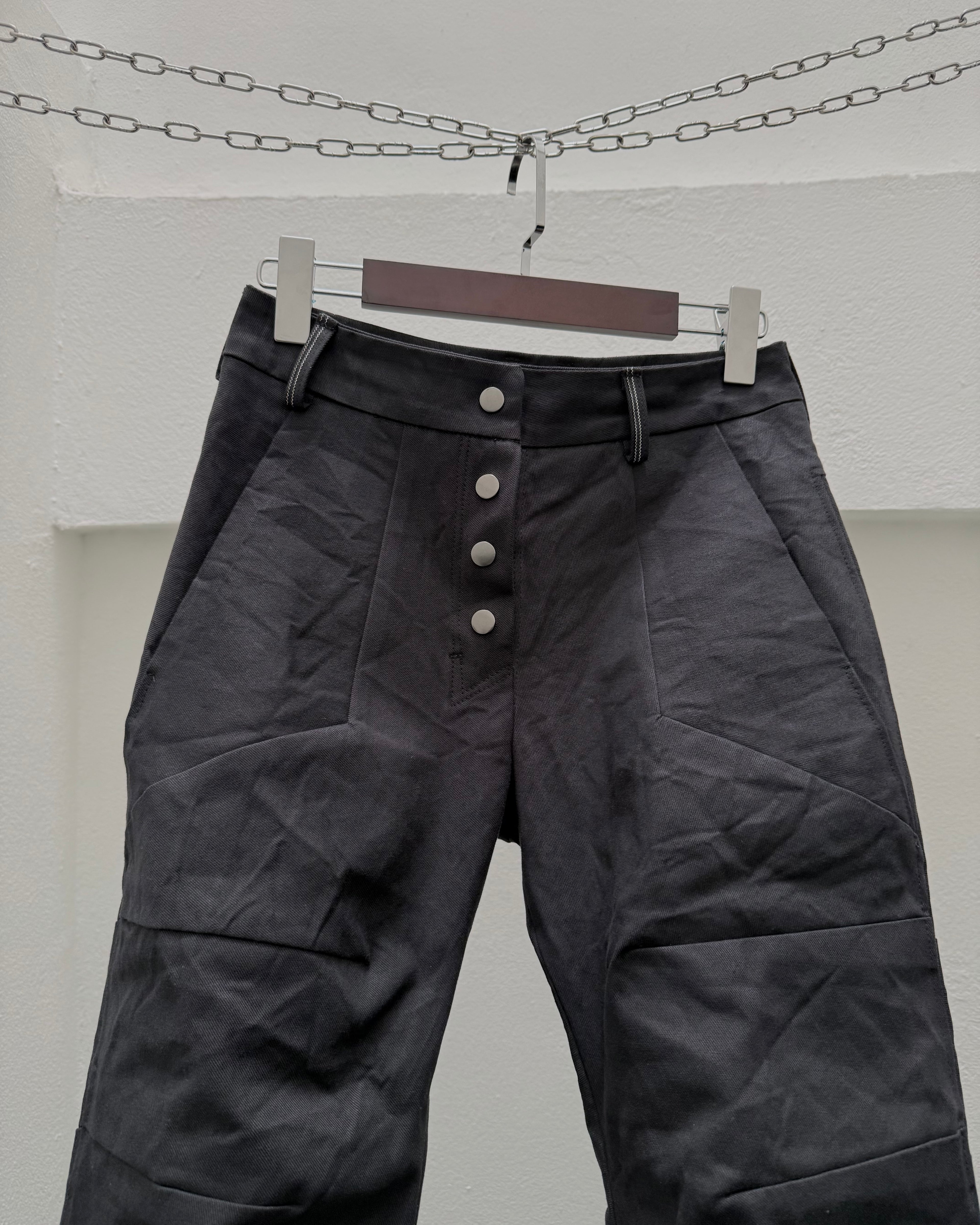 EC0010 - CDD

Curved Darted Denim