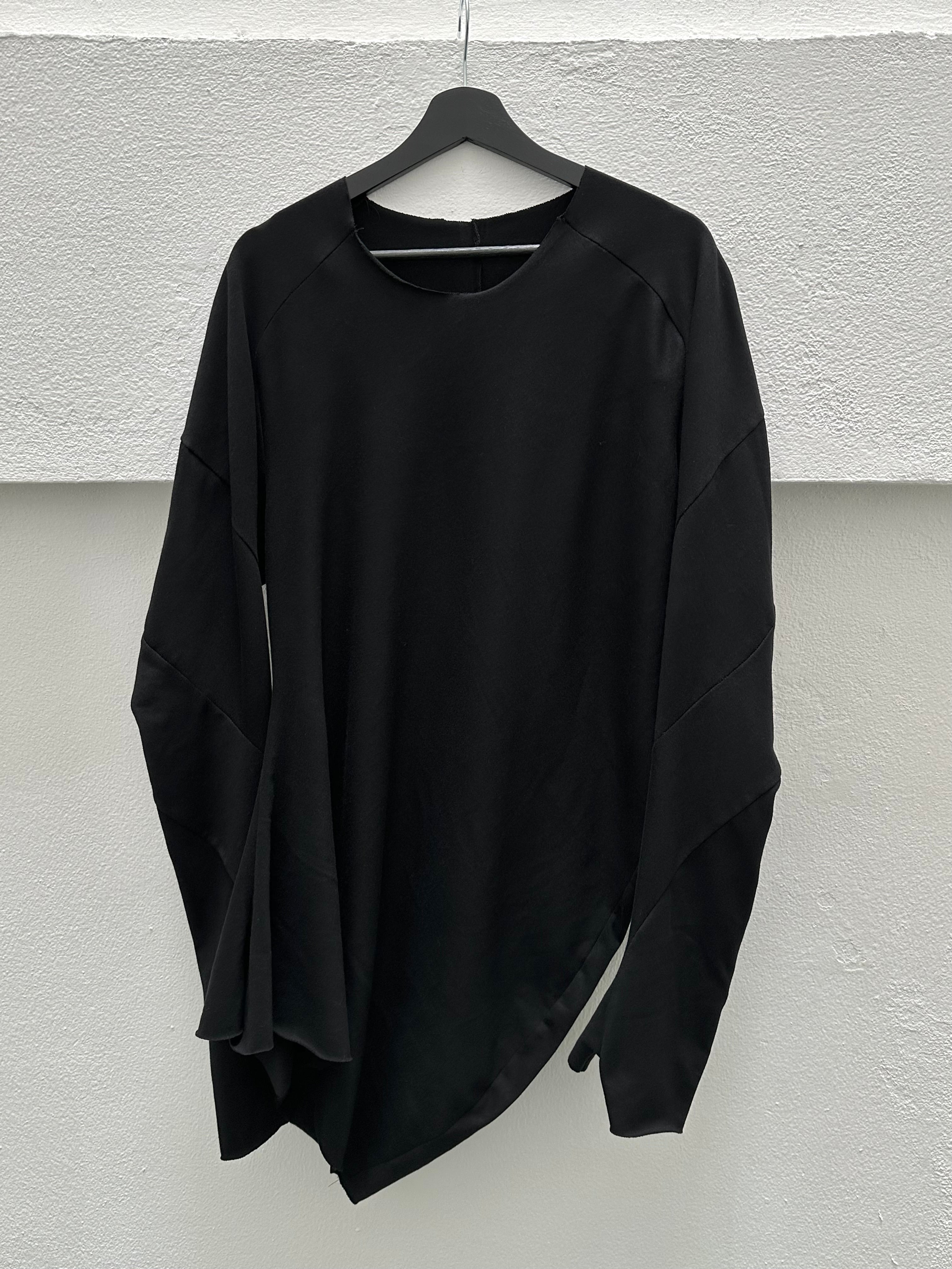 EC003- CSL

Curved Spiral Longsleeve