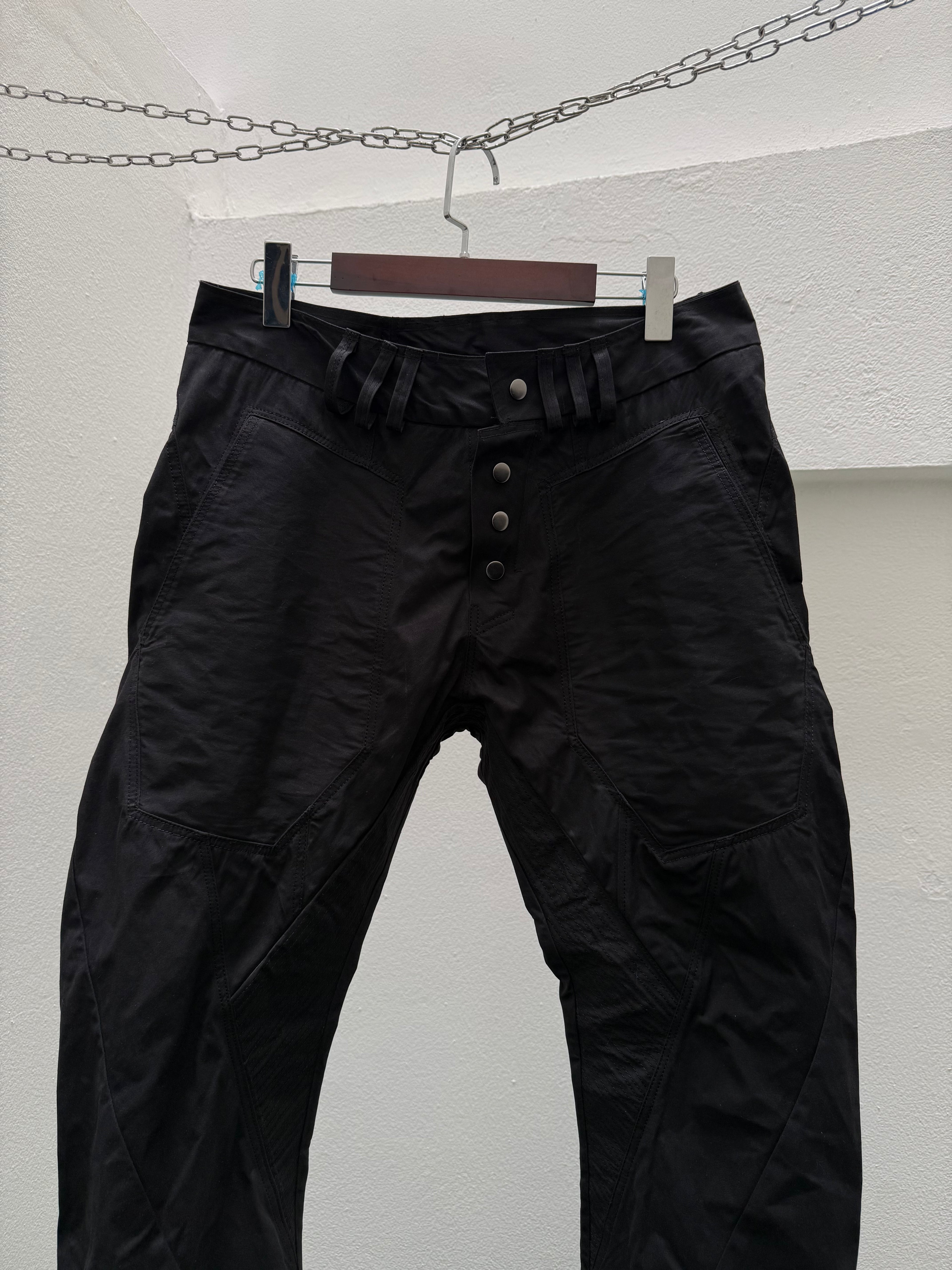 EC0015/TS - CPT
Curved panel Trousers