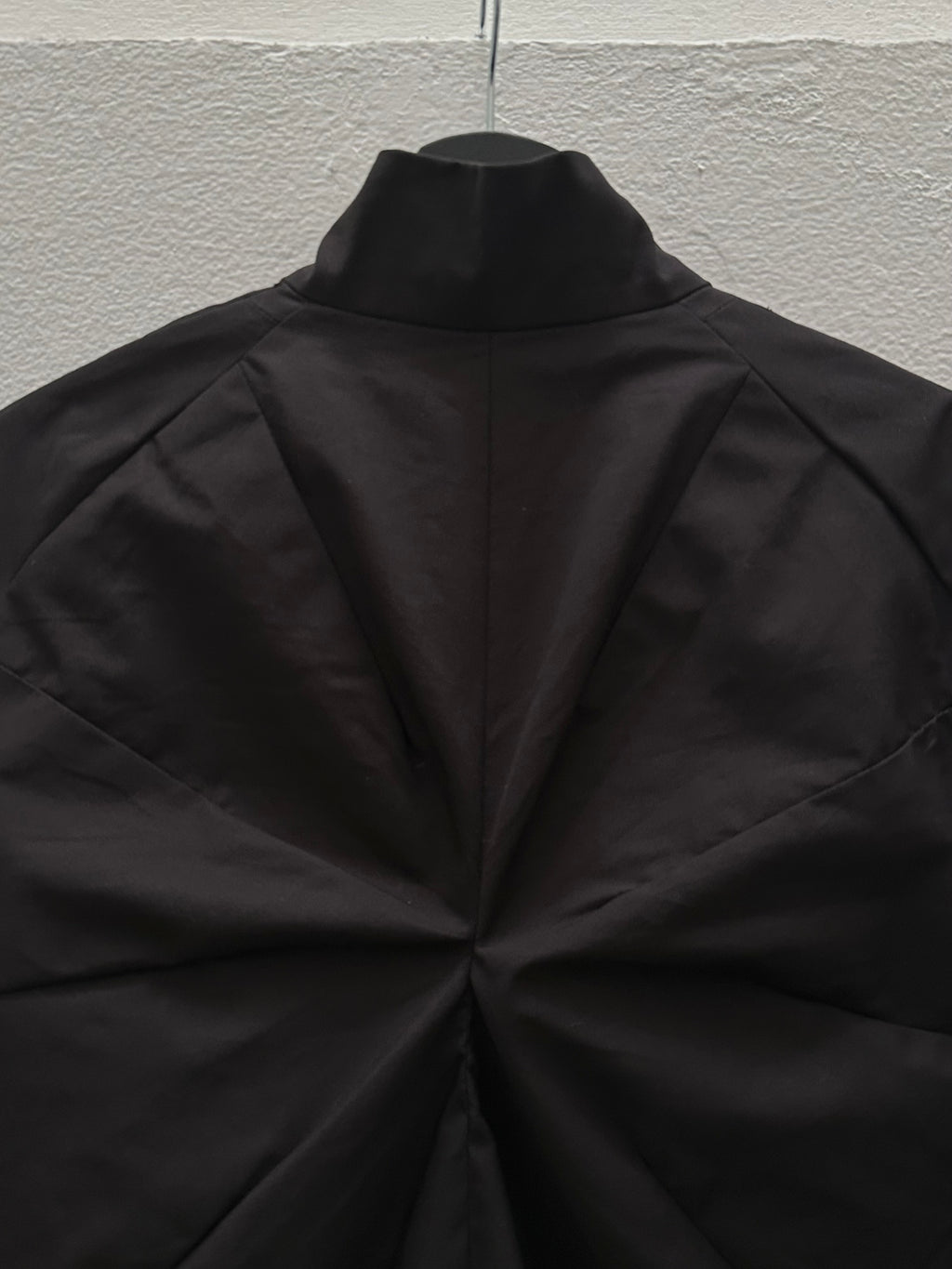 EC002 - ACJ

Anatomical Curvature Jacket