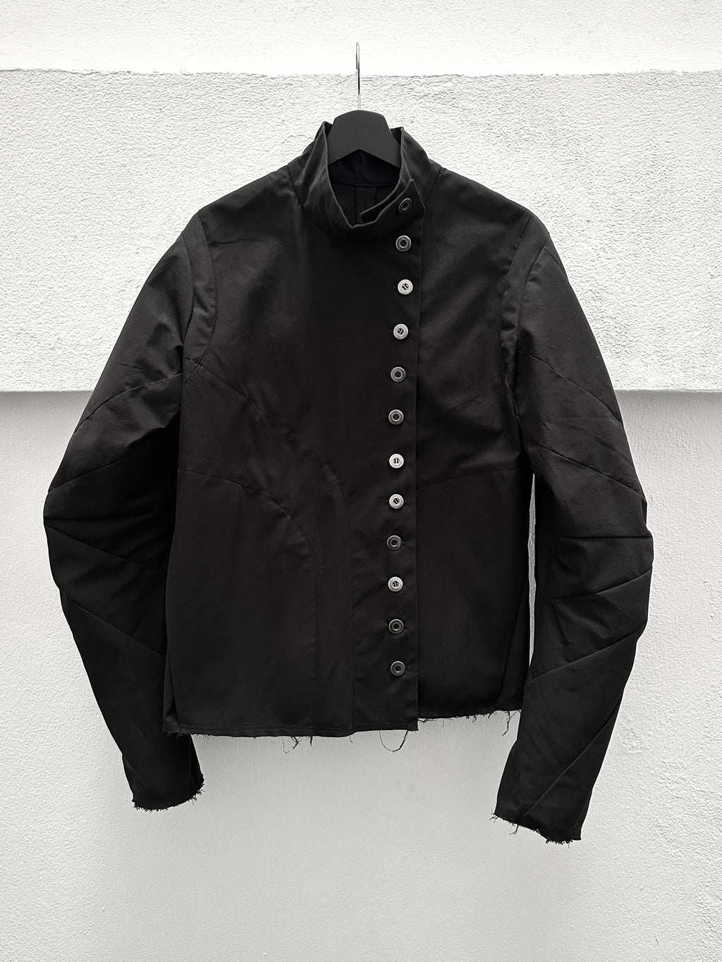 EC002 - ACJ

Anatomical Curvature Jacket