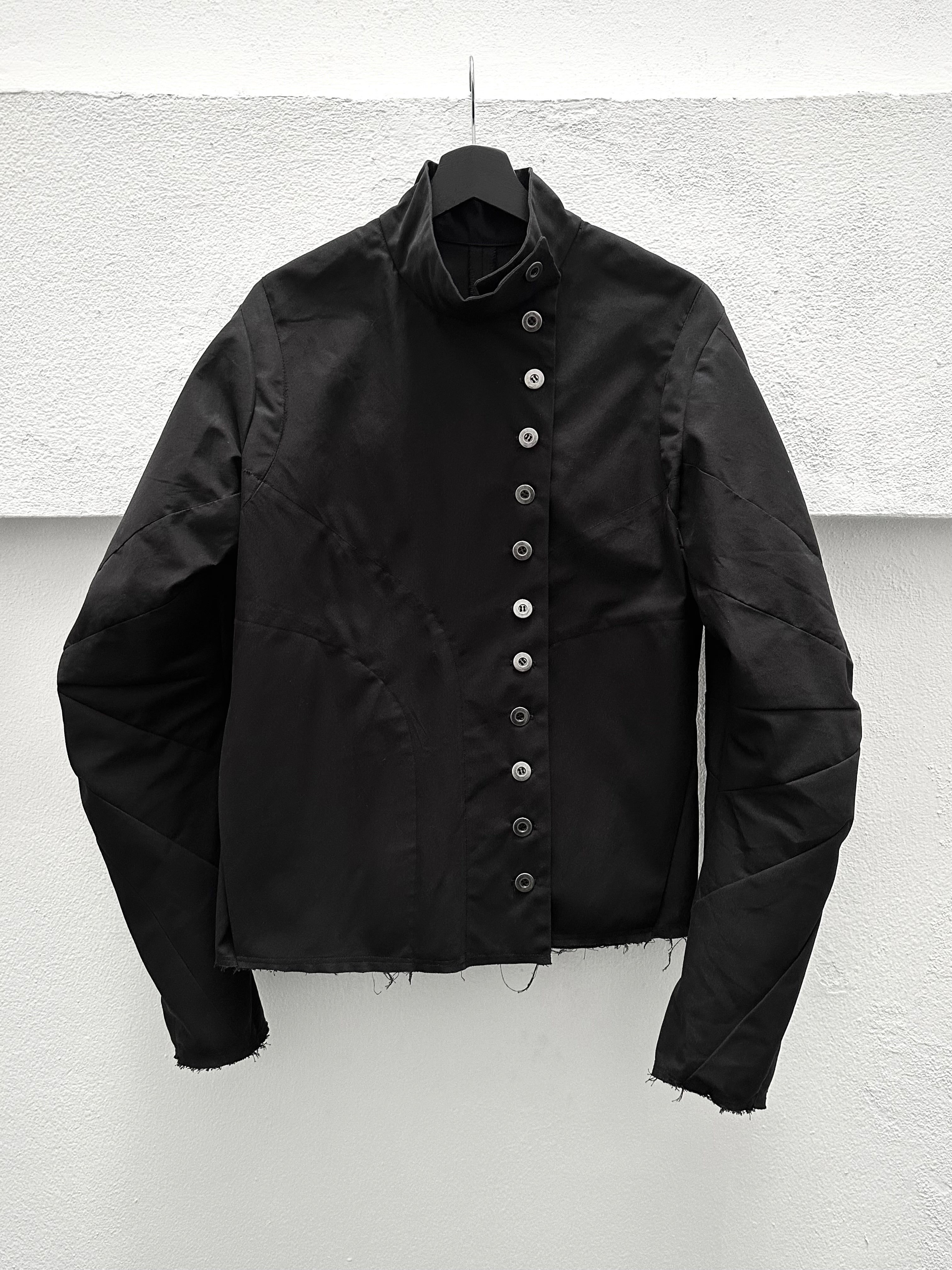 EC002 - ACJ

Anatomical Curvature Jacket
