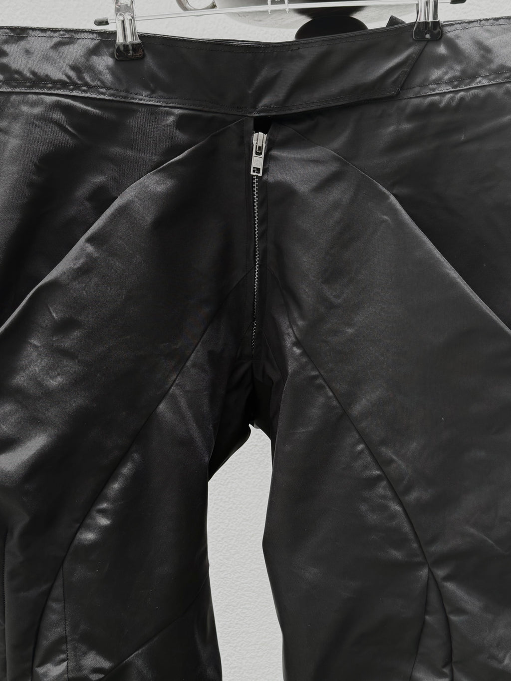 EC004/TS - LOT (Nylon)

Linea Obscura Trousers