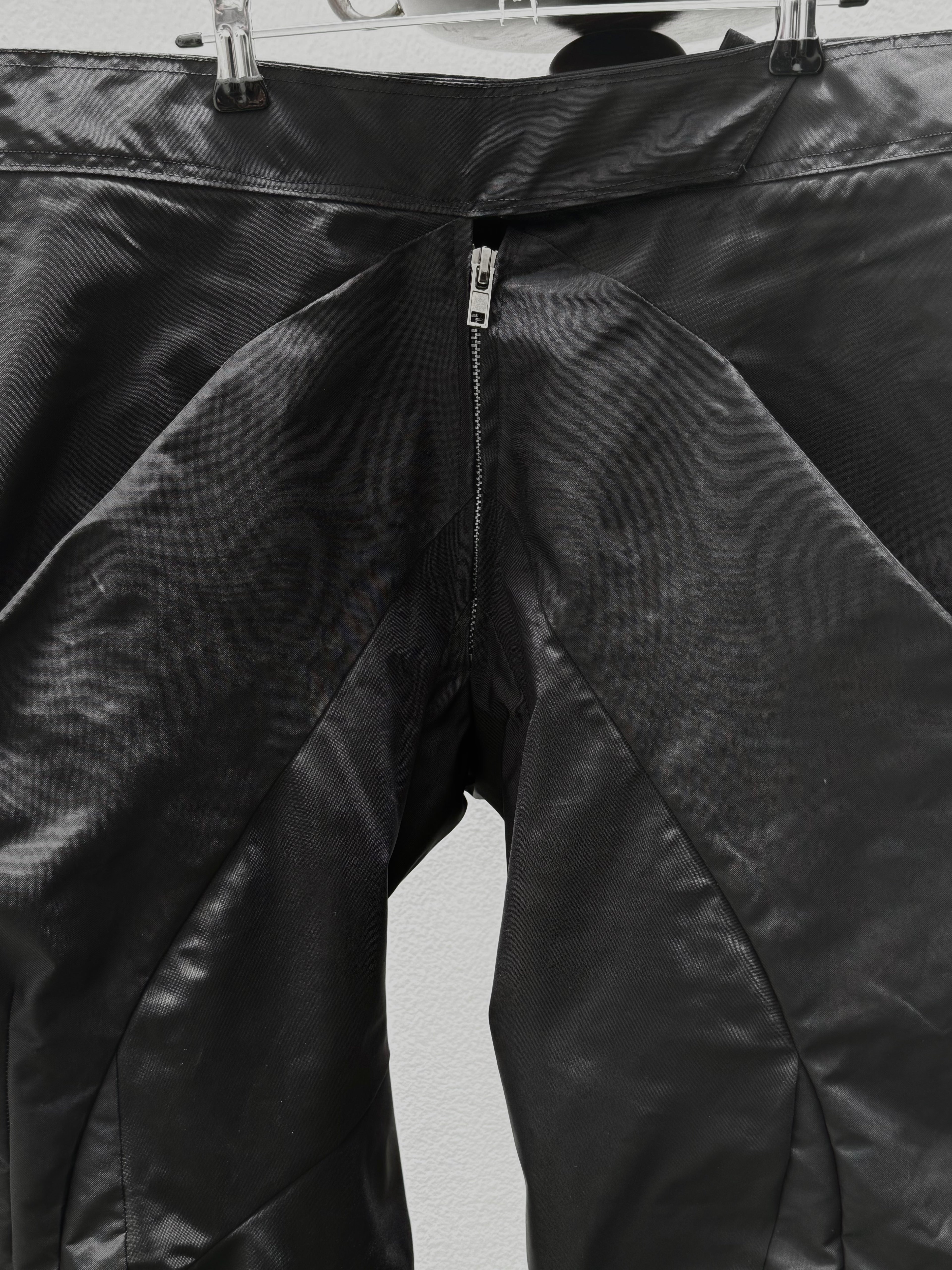 EC004/TS - LOT (Nylon)

Linea Obscura Trousers