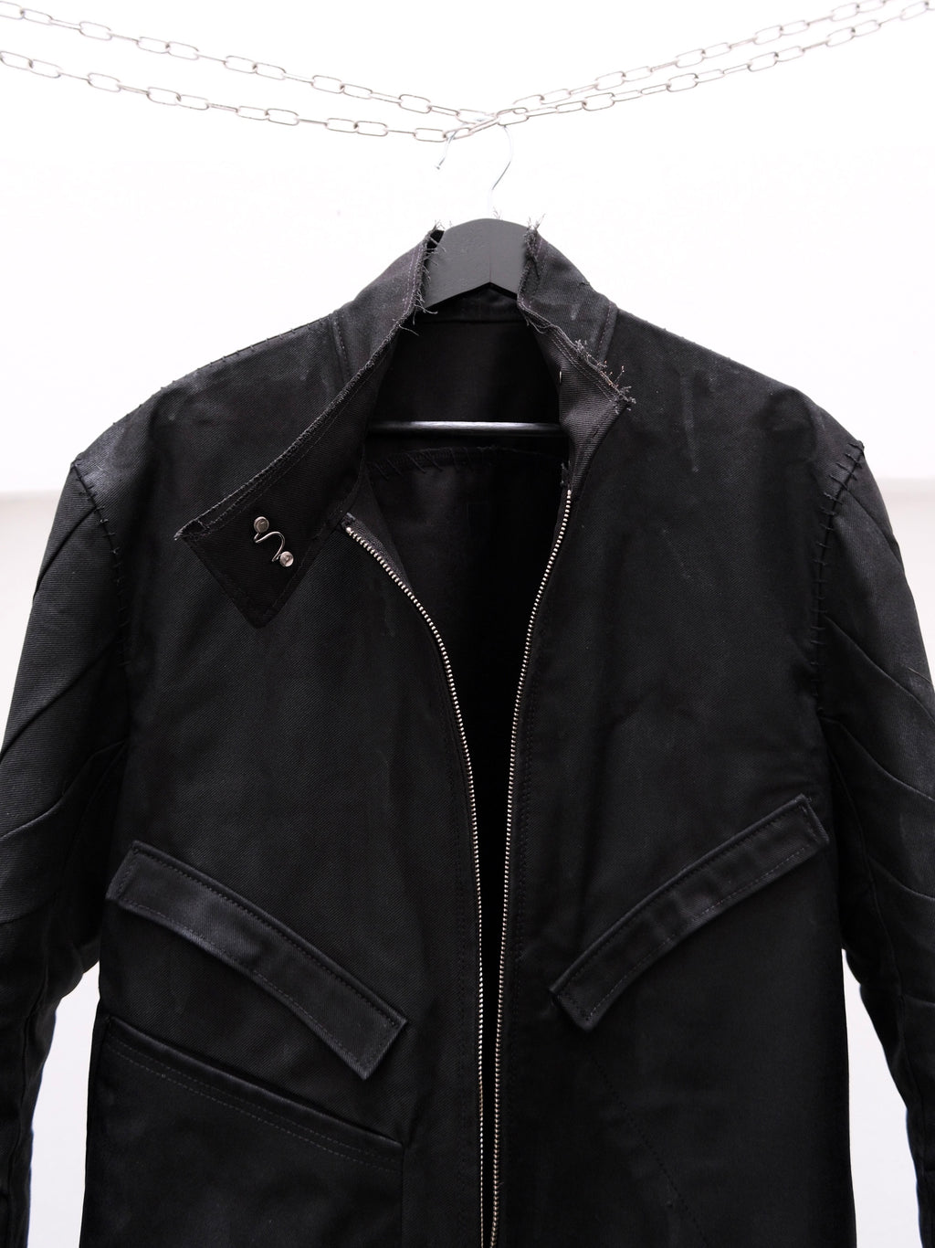 EC0025 - DDJ
DISSOLUTION DARTED JACKET