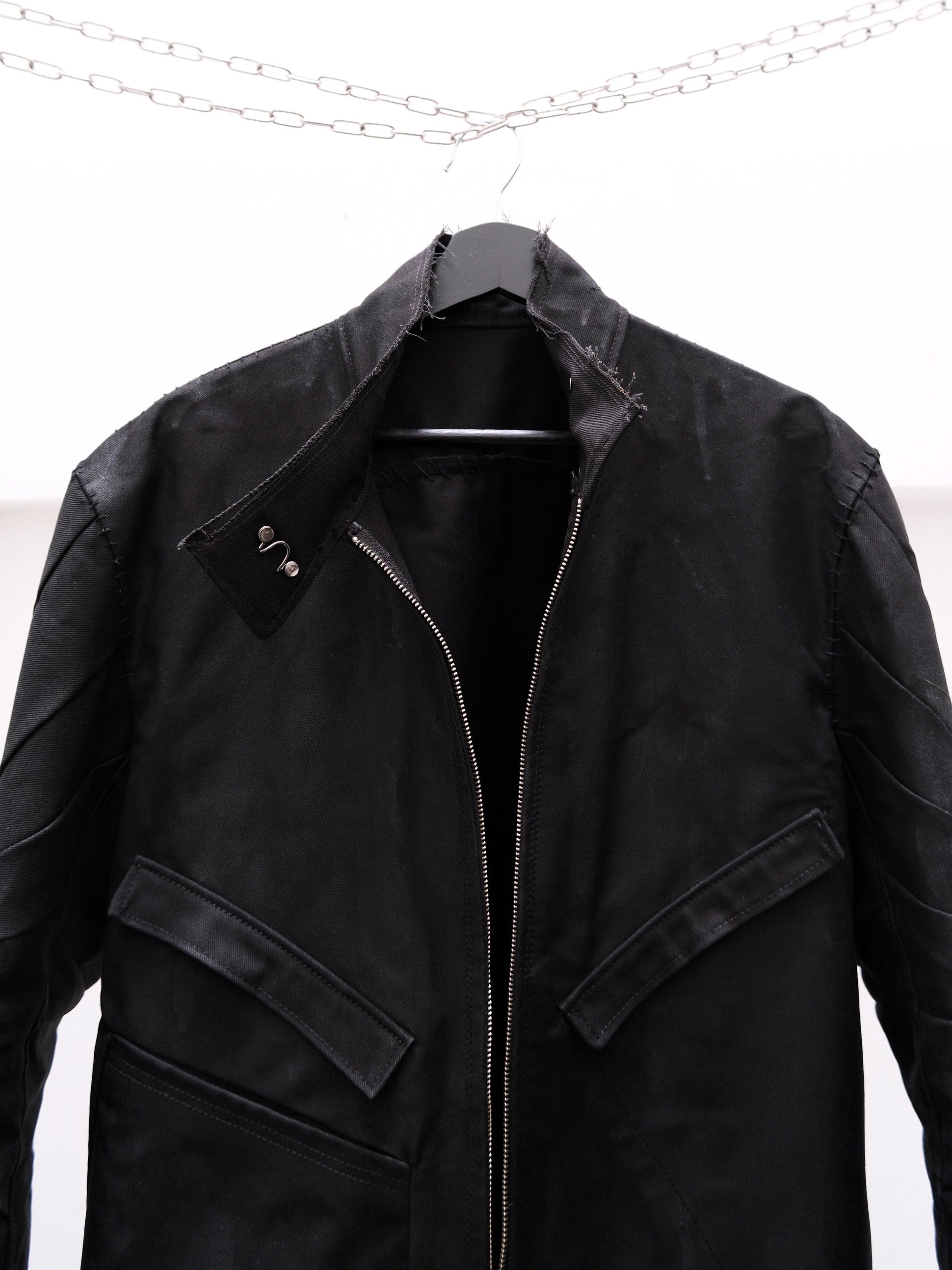 EC0025 - DDJ
DISSOLUTION DARTED JACKET