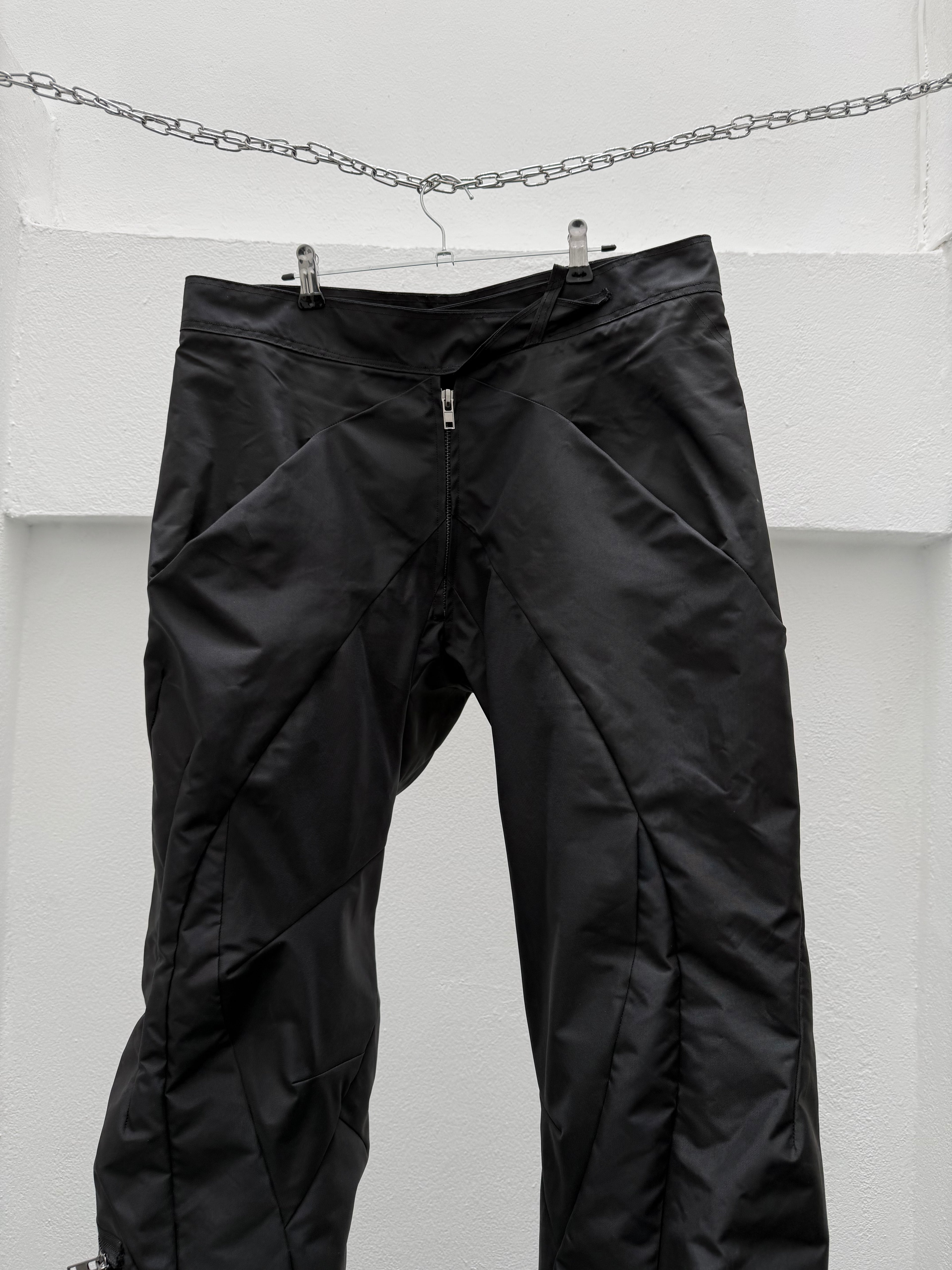 EC004/TS - LOT (Nylon)

Linea Obscura Trousers