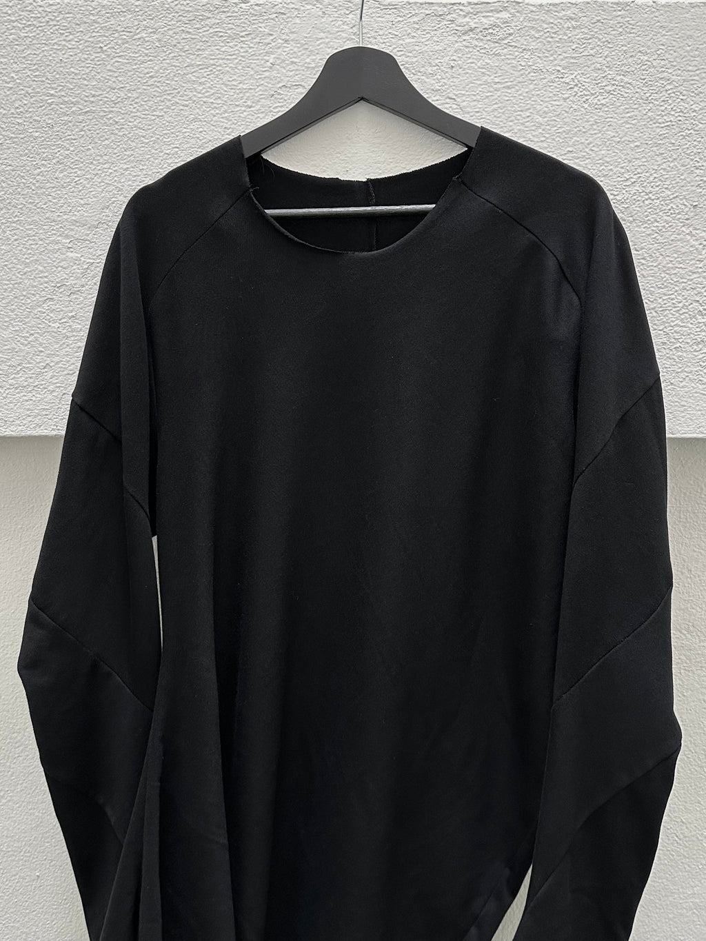 EC003- CSL

Curved Spiral Longsleeve