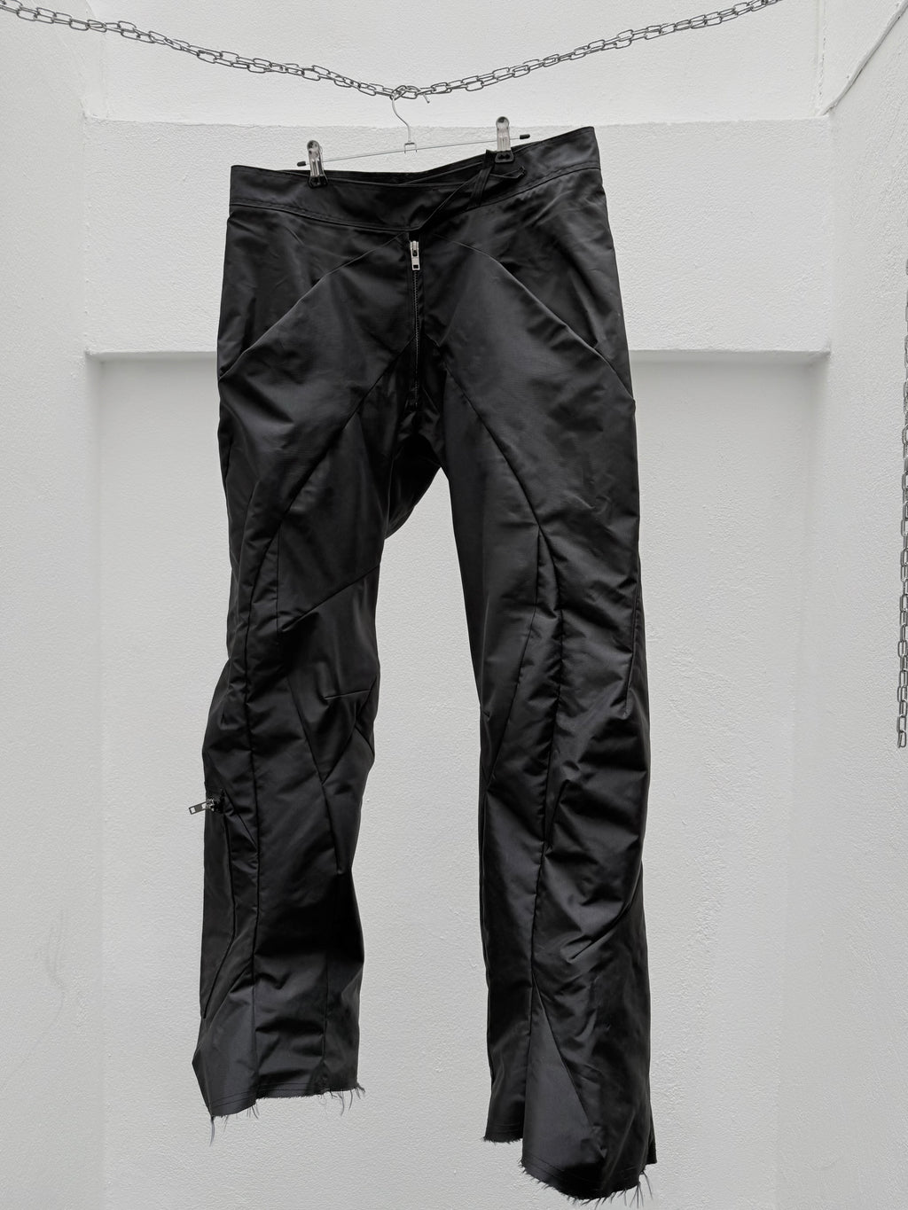 EC004/TS - LOT (Nylon)

Linea Obscura Trousers