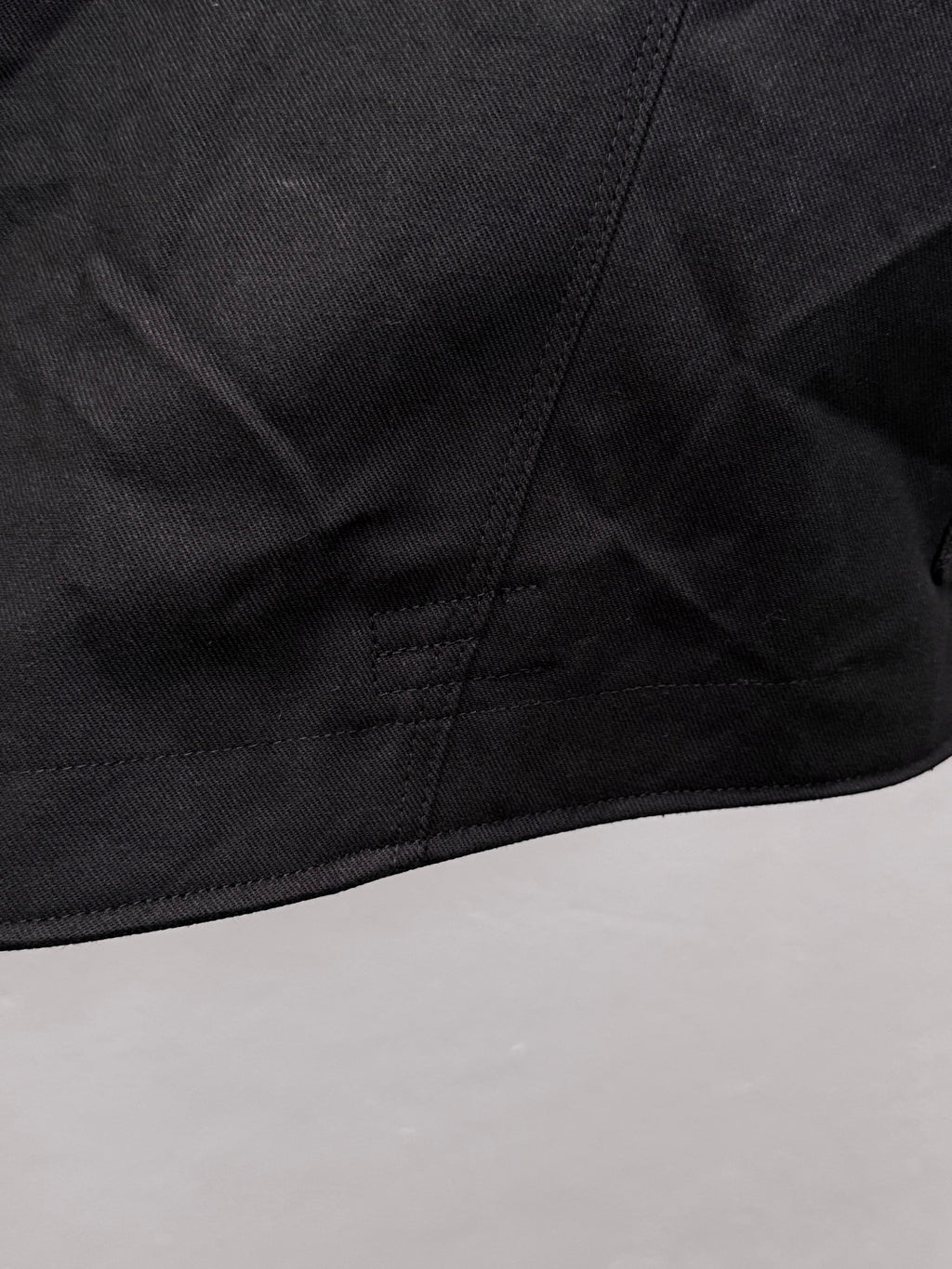 EC008-HSJ

High neck Slanted Jacket