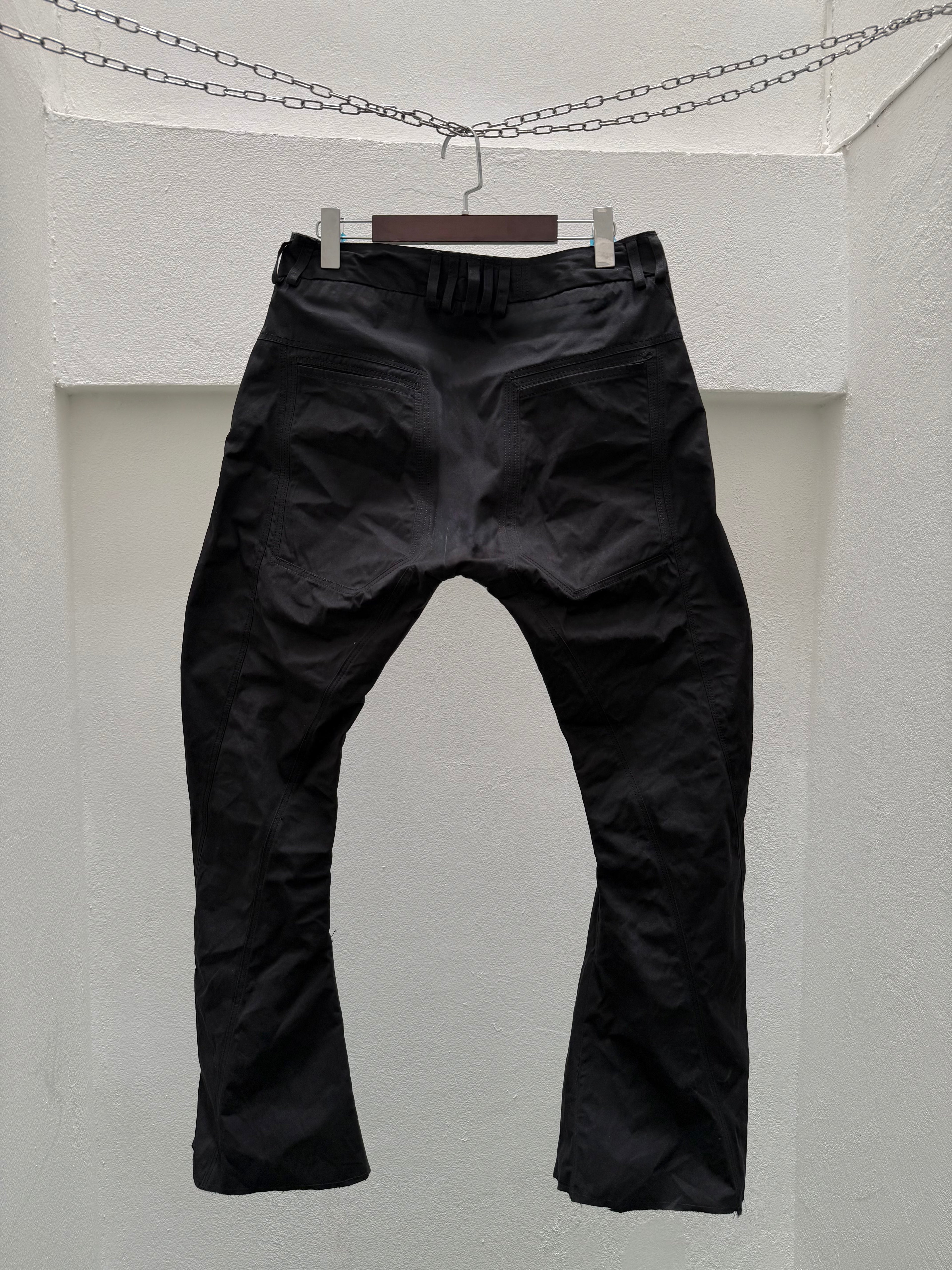 EC0015/TS - CPT
Curved panel Trousers
