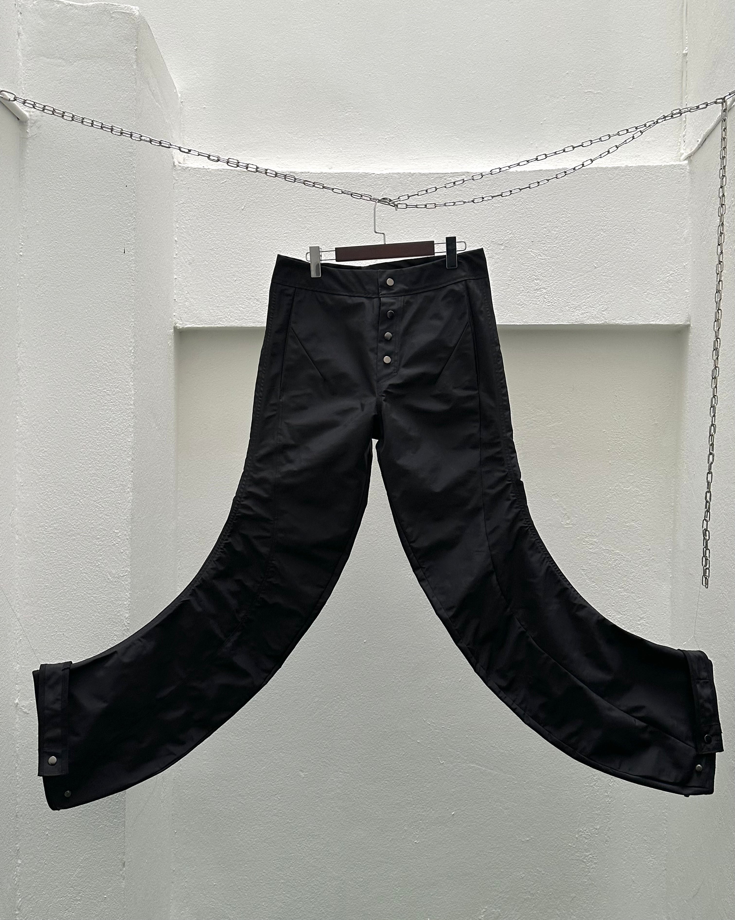 EC0011 - SST

Spiral Stacks Trousers