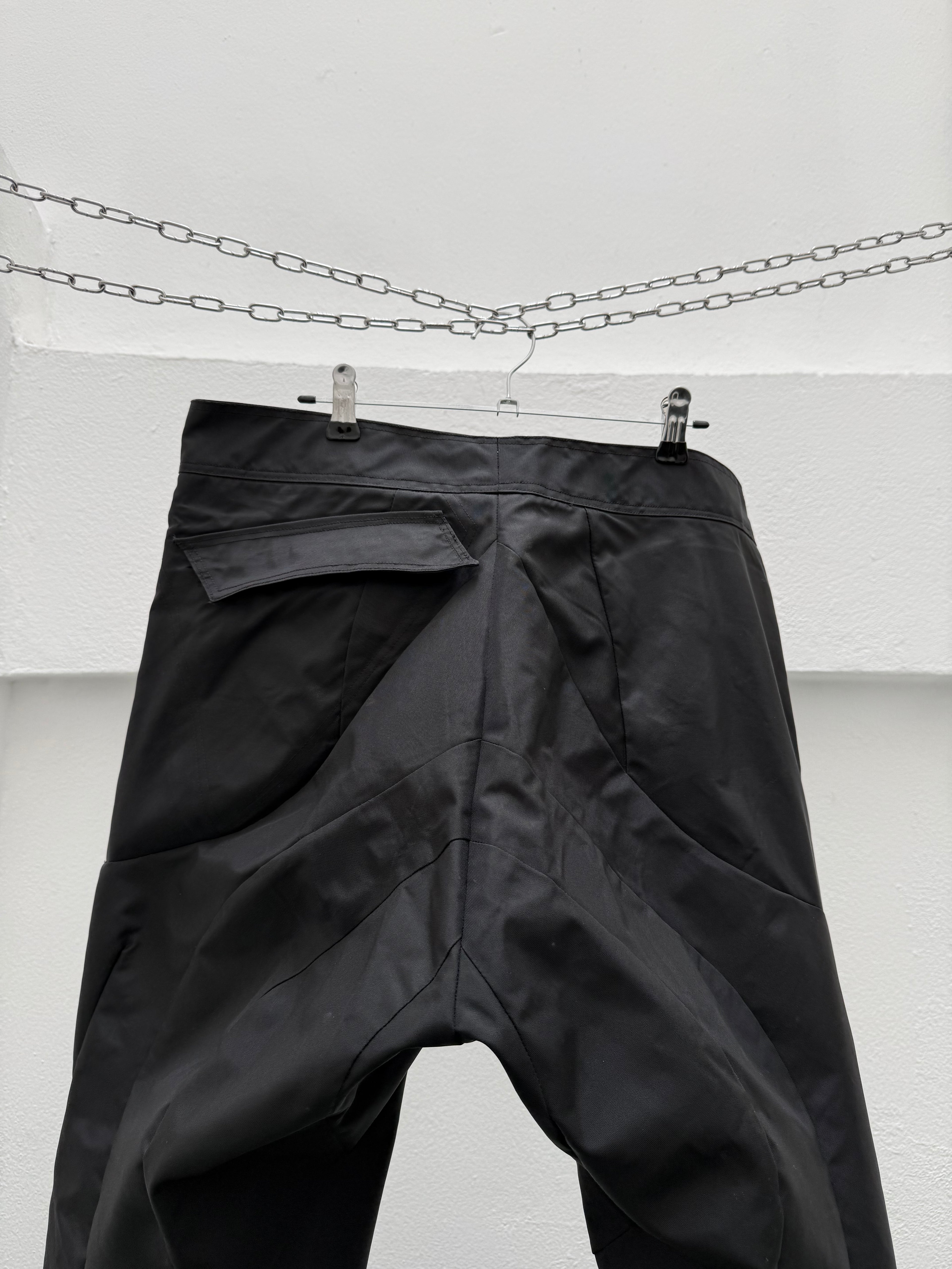 EC004/TS - LOT (Nylon)

Linea Obscura Trousers