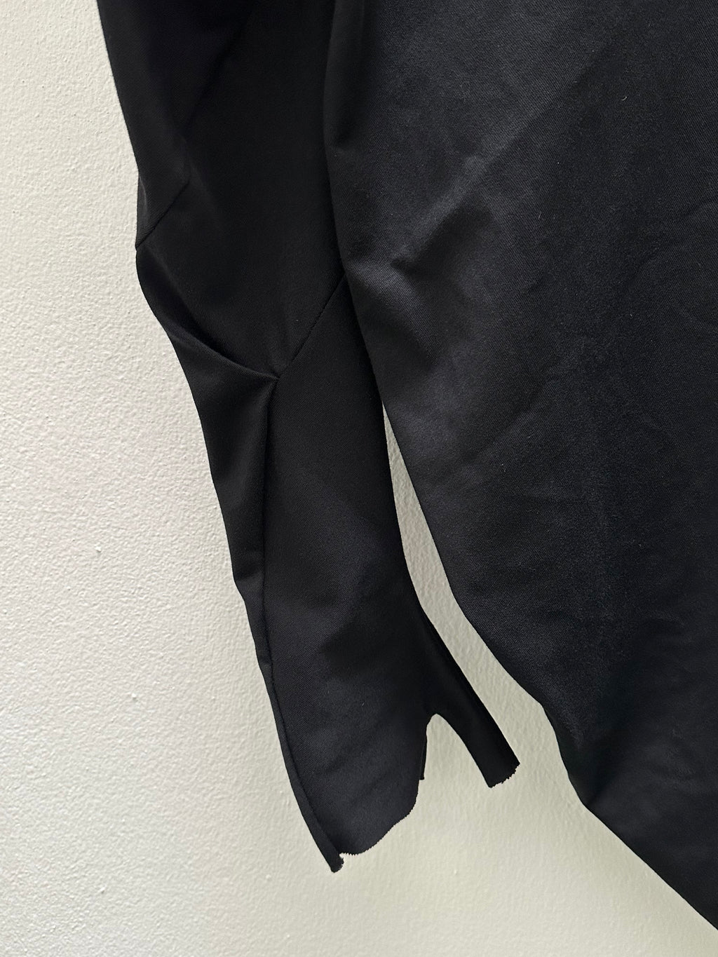 EC003- CSL

Curved Spiral Longsleeve