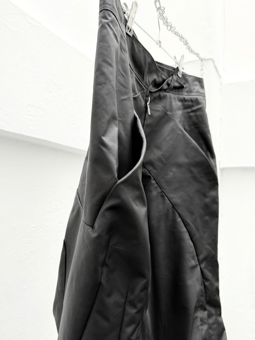 EC004/TS - LOT (Nylon)

Linea Obscura Trousers