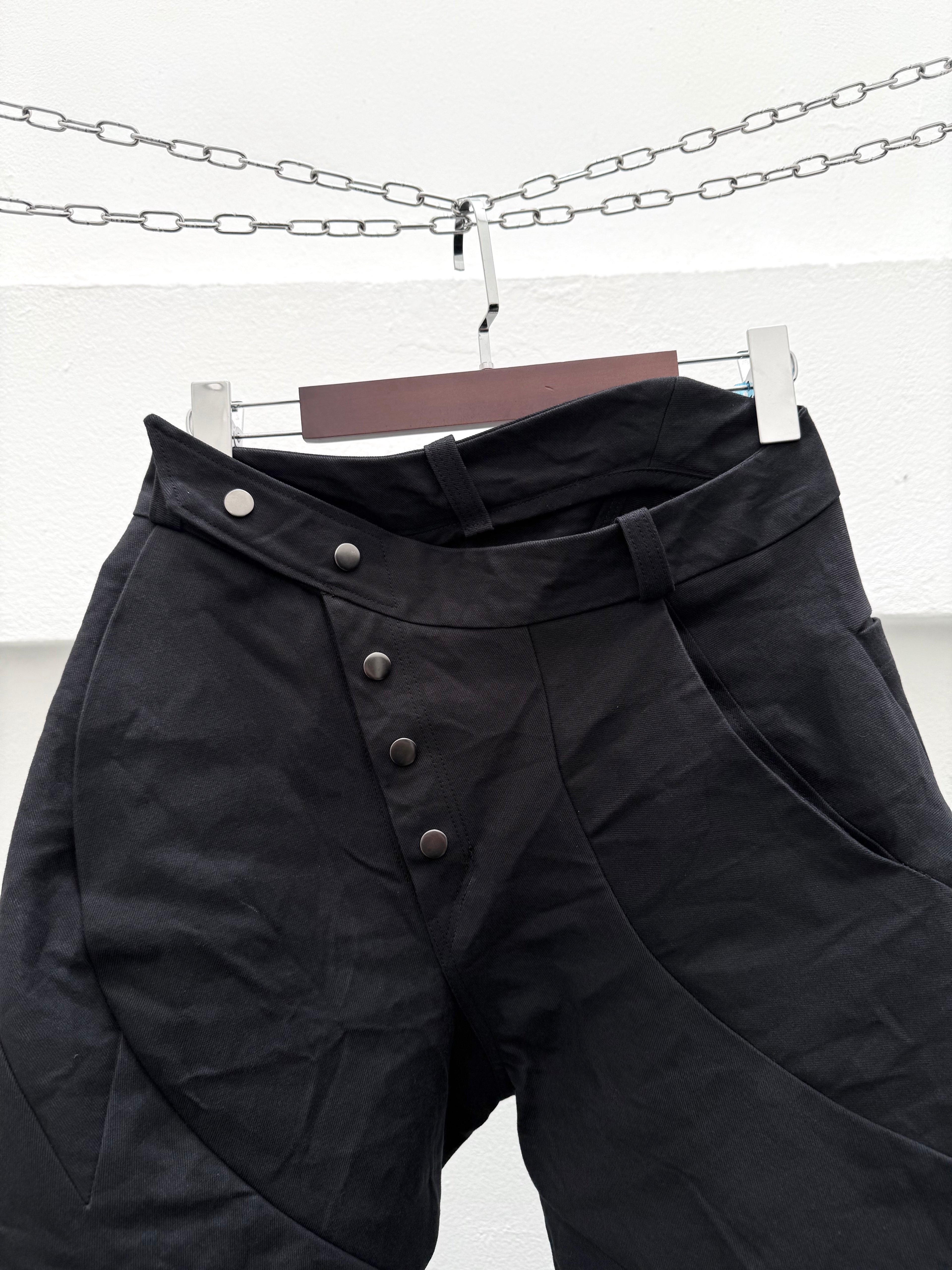 EC0019/TS – SSS
Slanted Spiral Selvedge Trousers