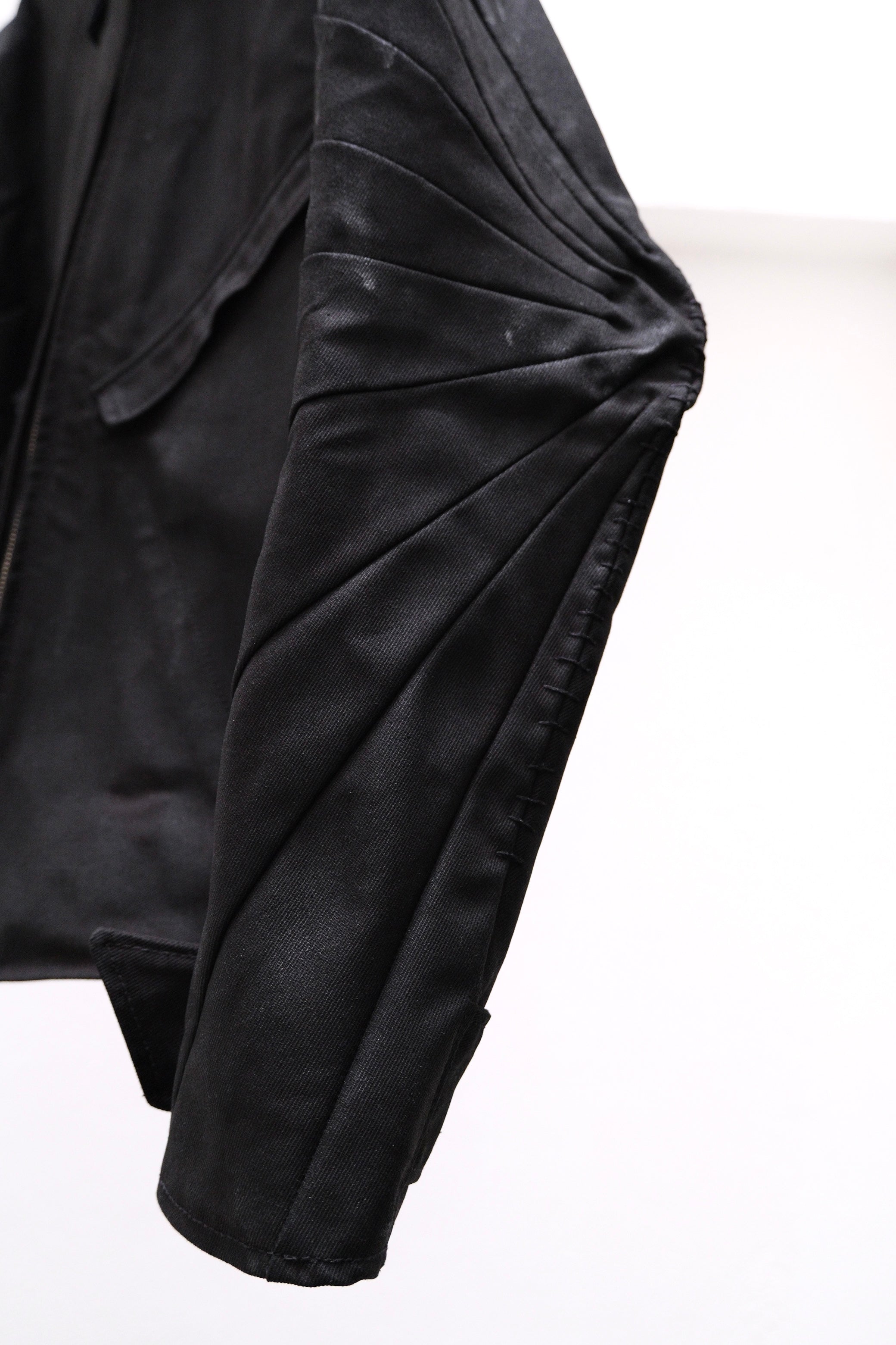 EC0025 - DDJ
DISSOLUTION DARTED JACKET
