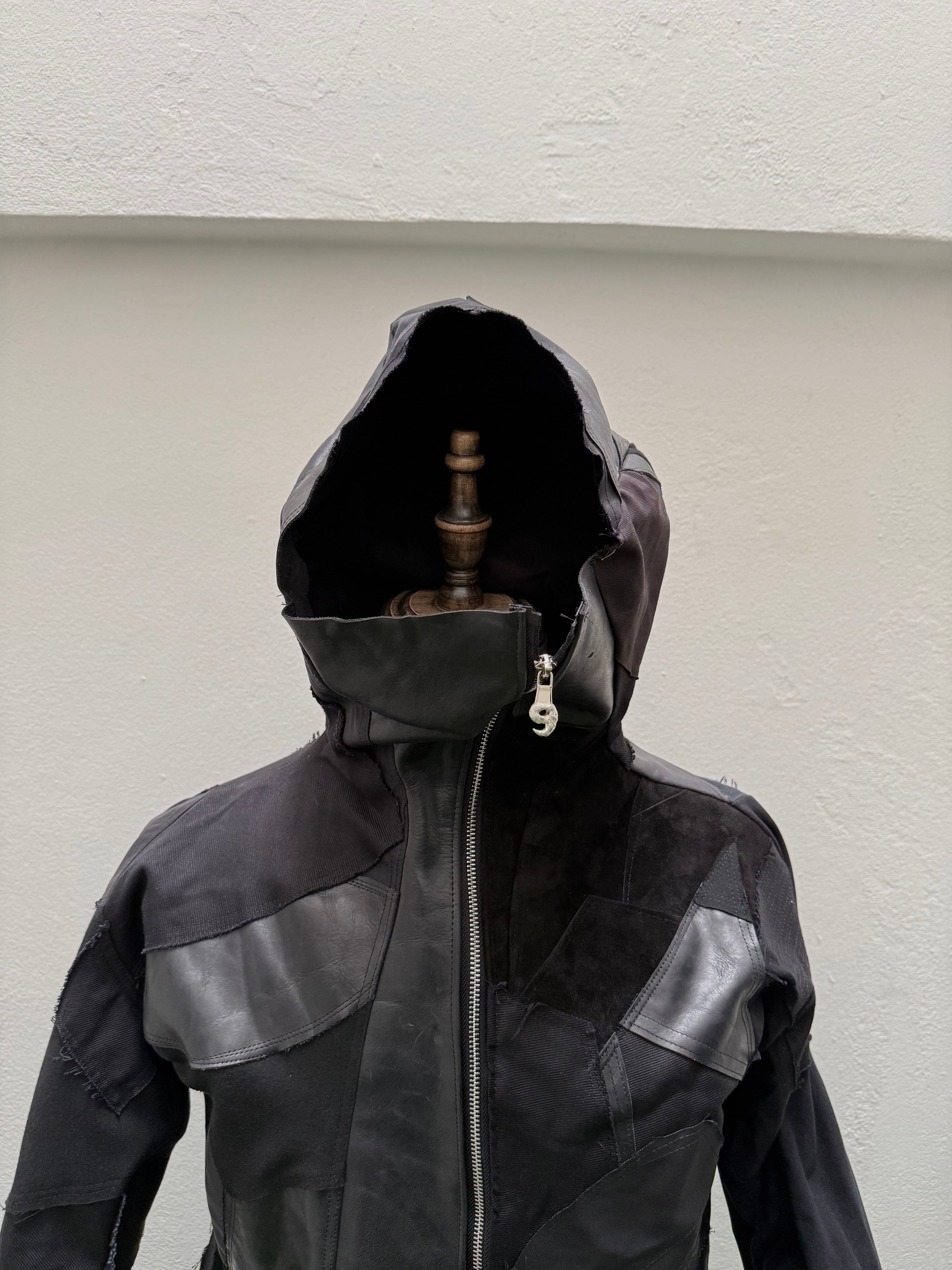EC009 - MSJ

Masked Hooded Upcycle Jacket