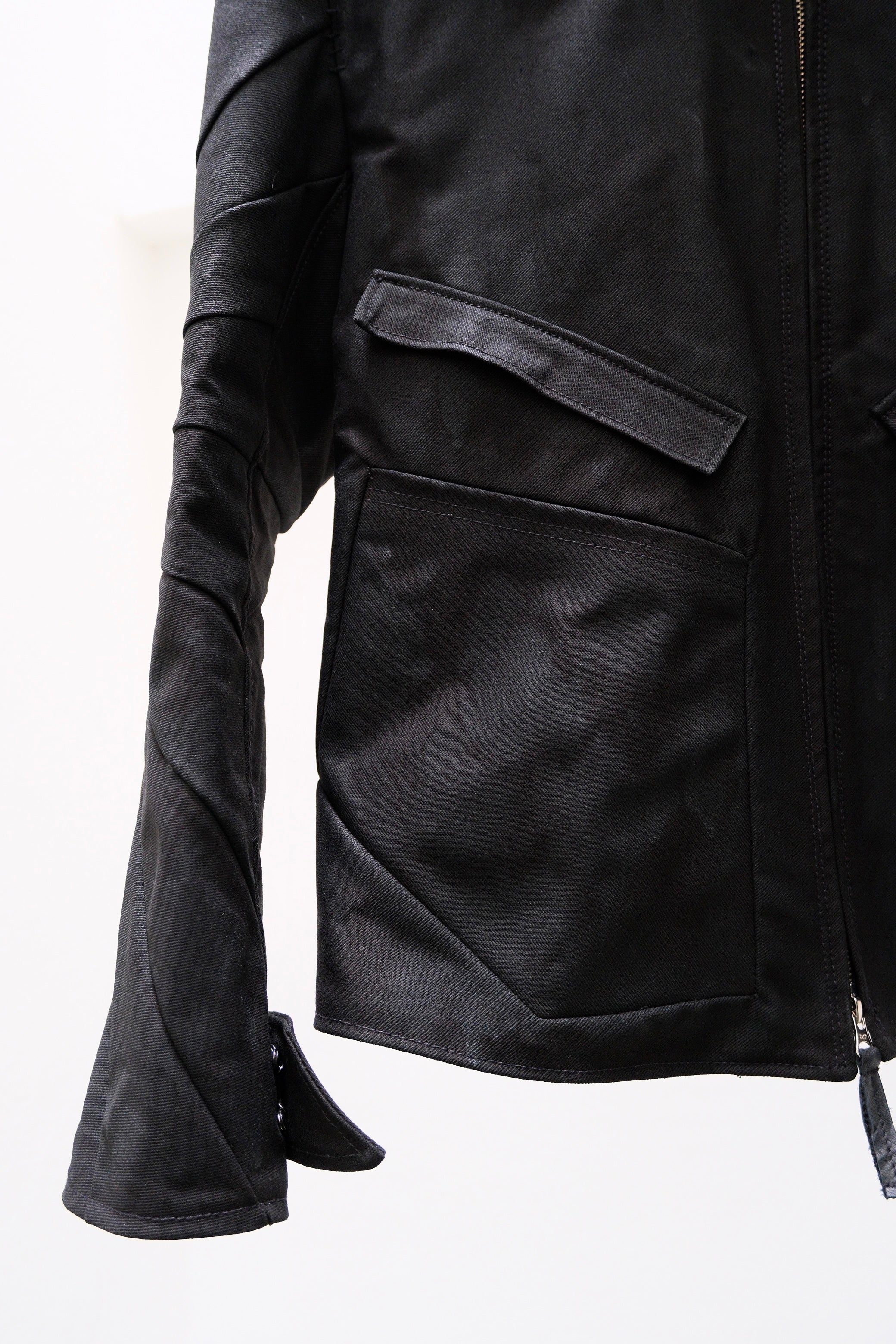 EC0025 - DDJ
DISSOLUTION DARTED JACKET