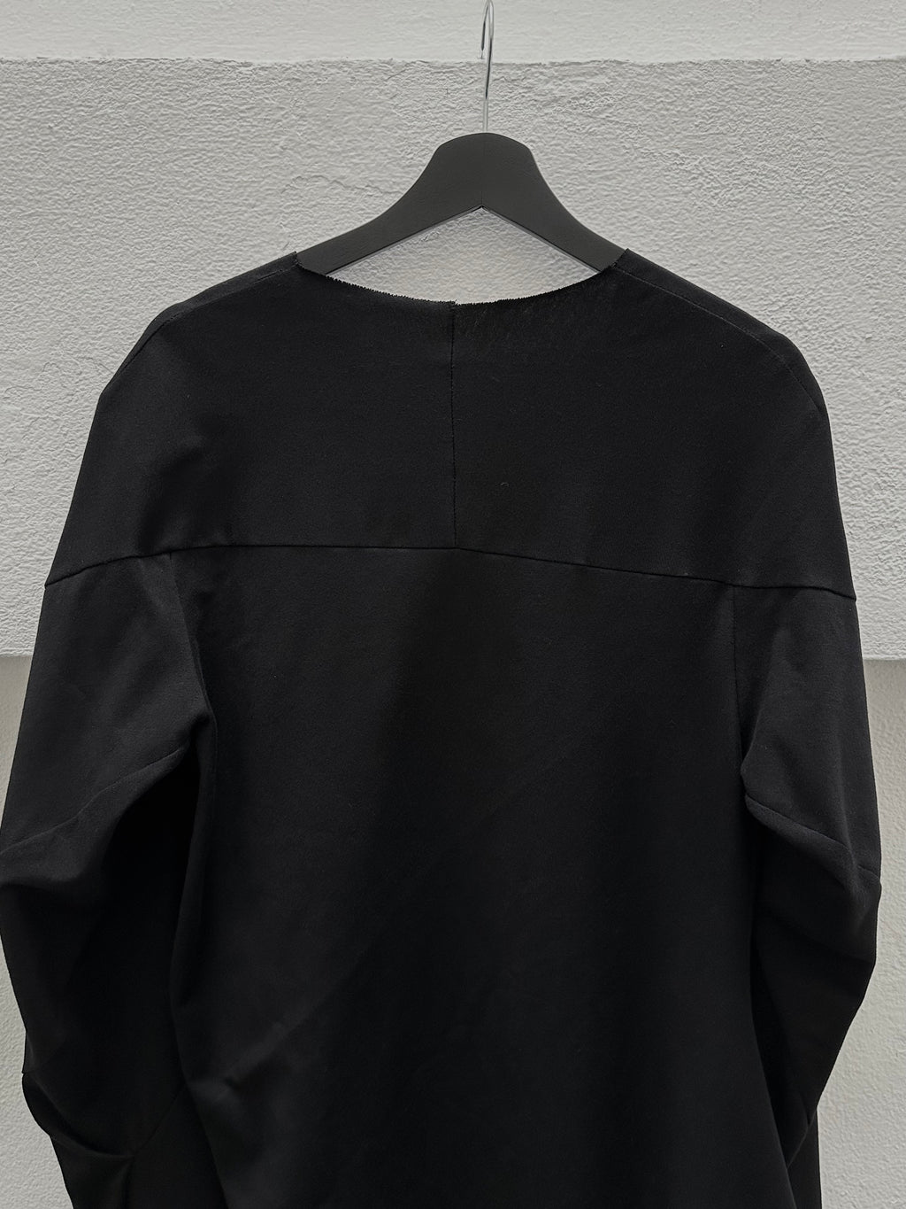 EC003- CSL

Curved Spiral Longsleeve