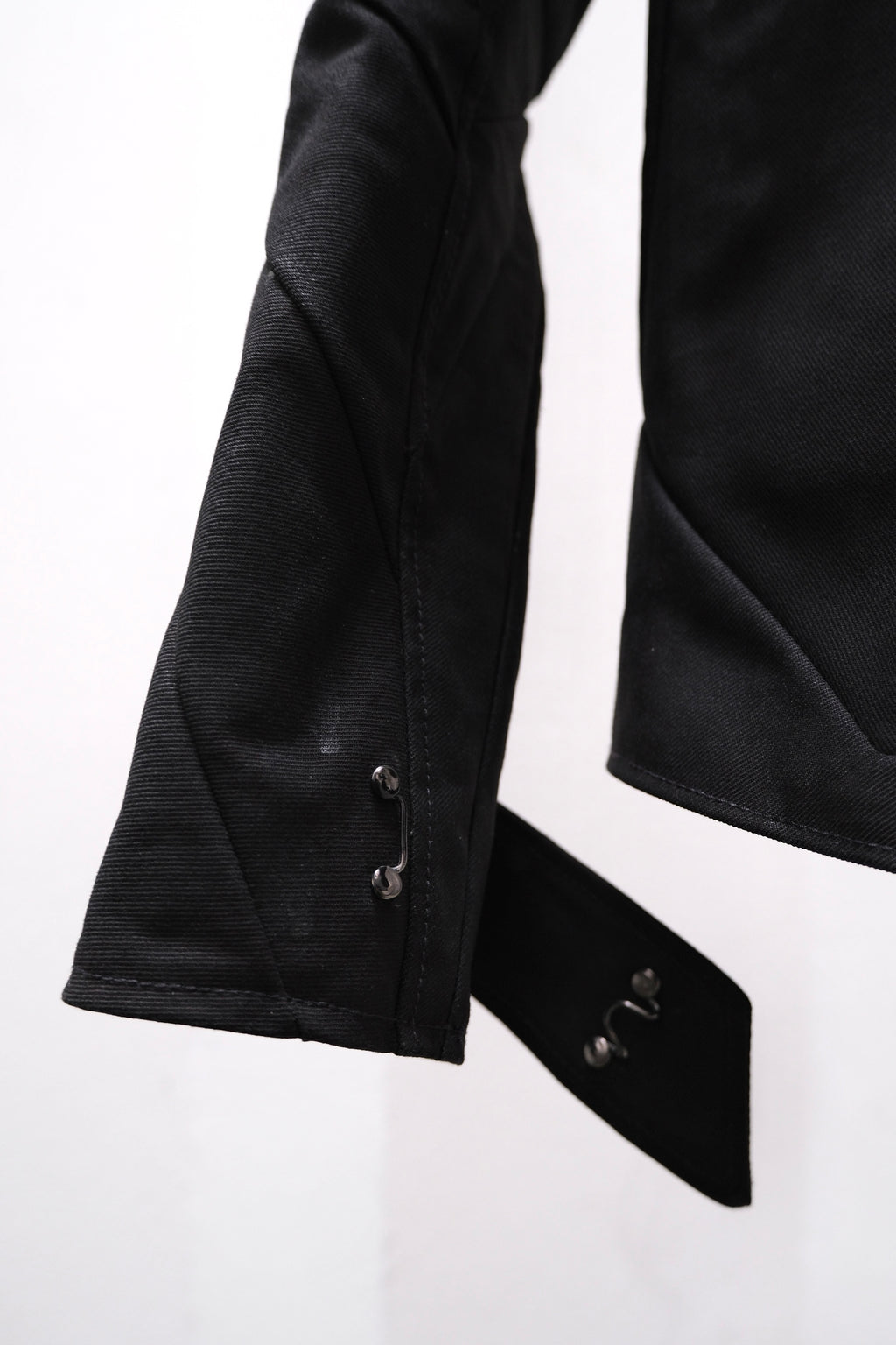 EC0025 - DDJ
DISSOLUTION DARTED JACKET