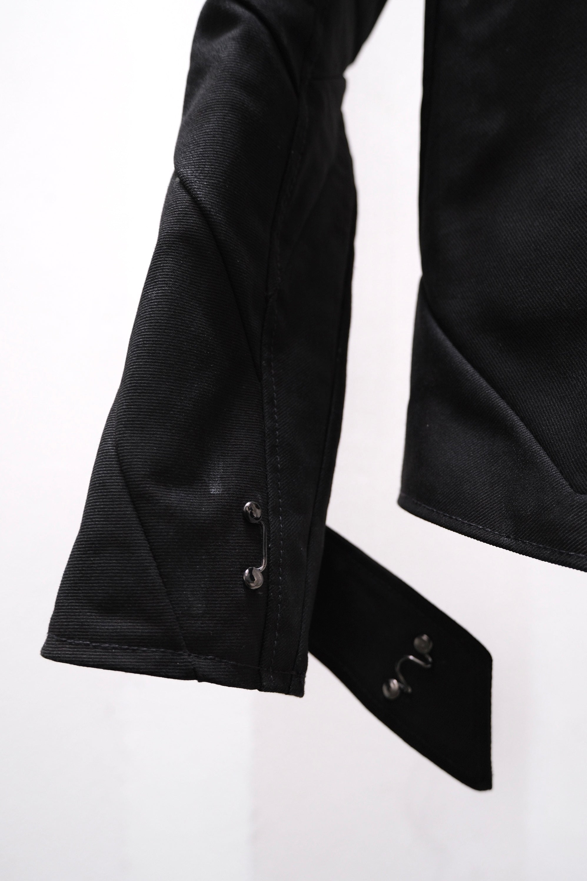 EC0025 - DDJ
DISSOLUTION DARTED JACKET