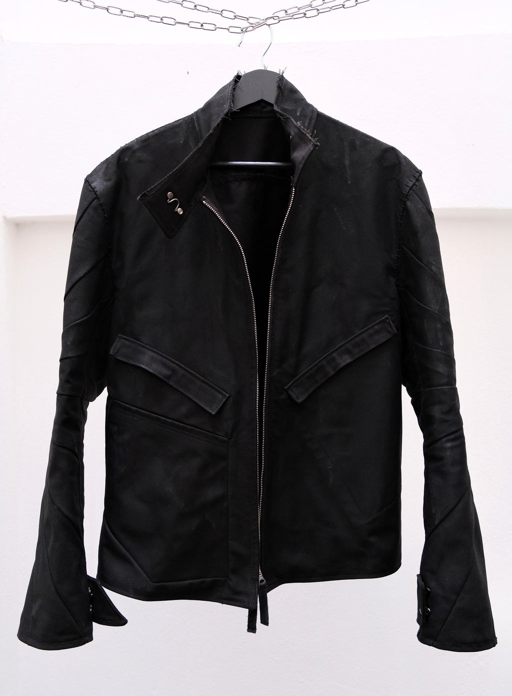 EC0025 - DDJ
DISSOLUTION DARTED JACKET