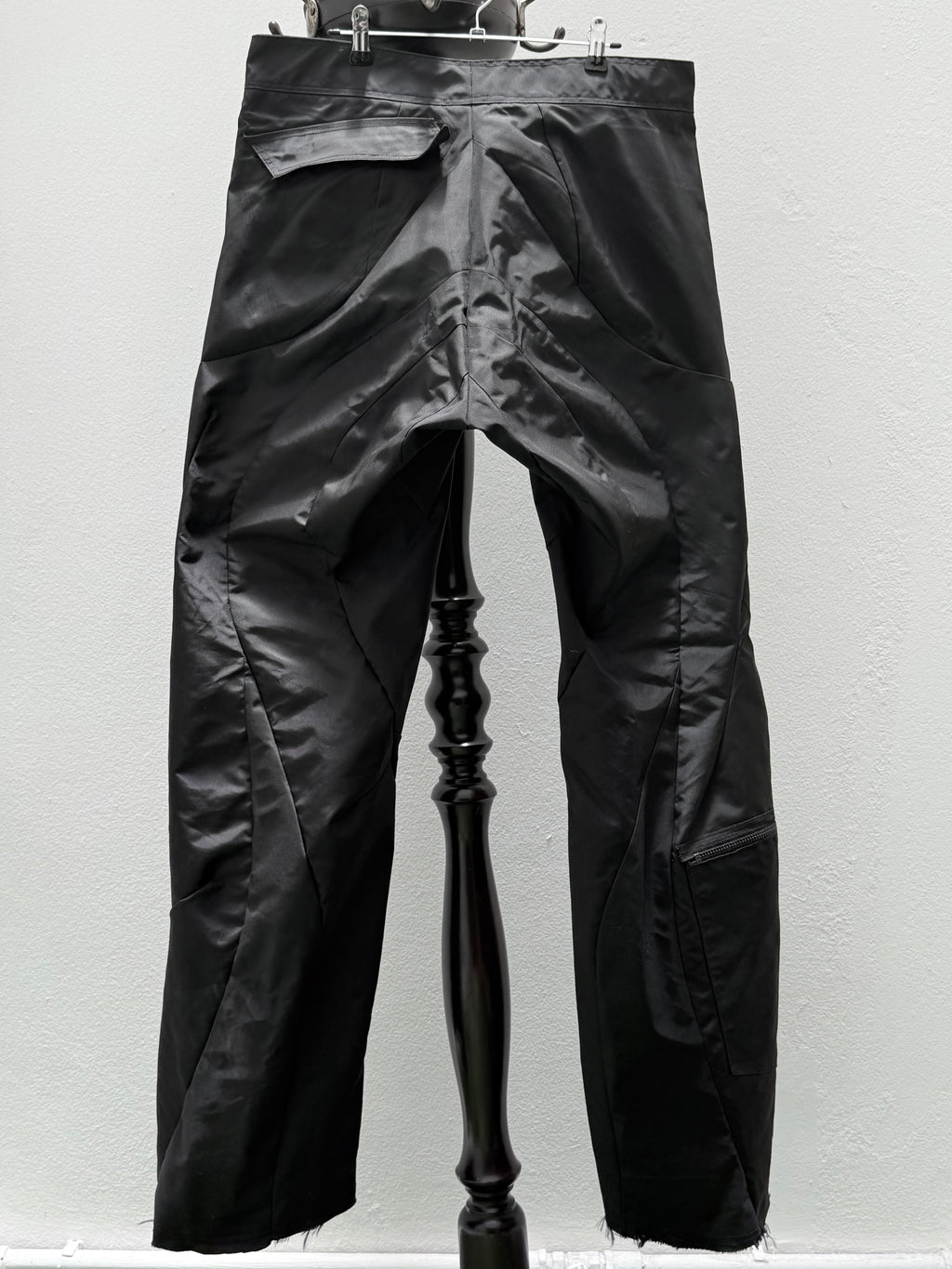 EC004/TS - LOT (Nylon)

Linea Obscura Trousers