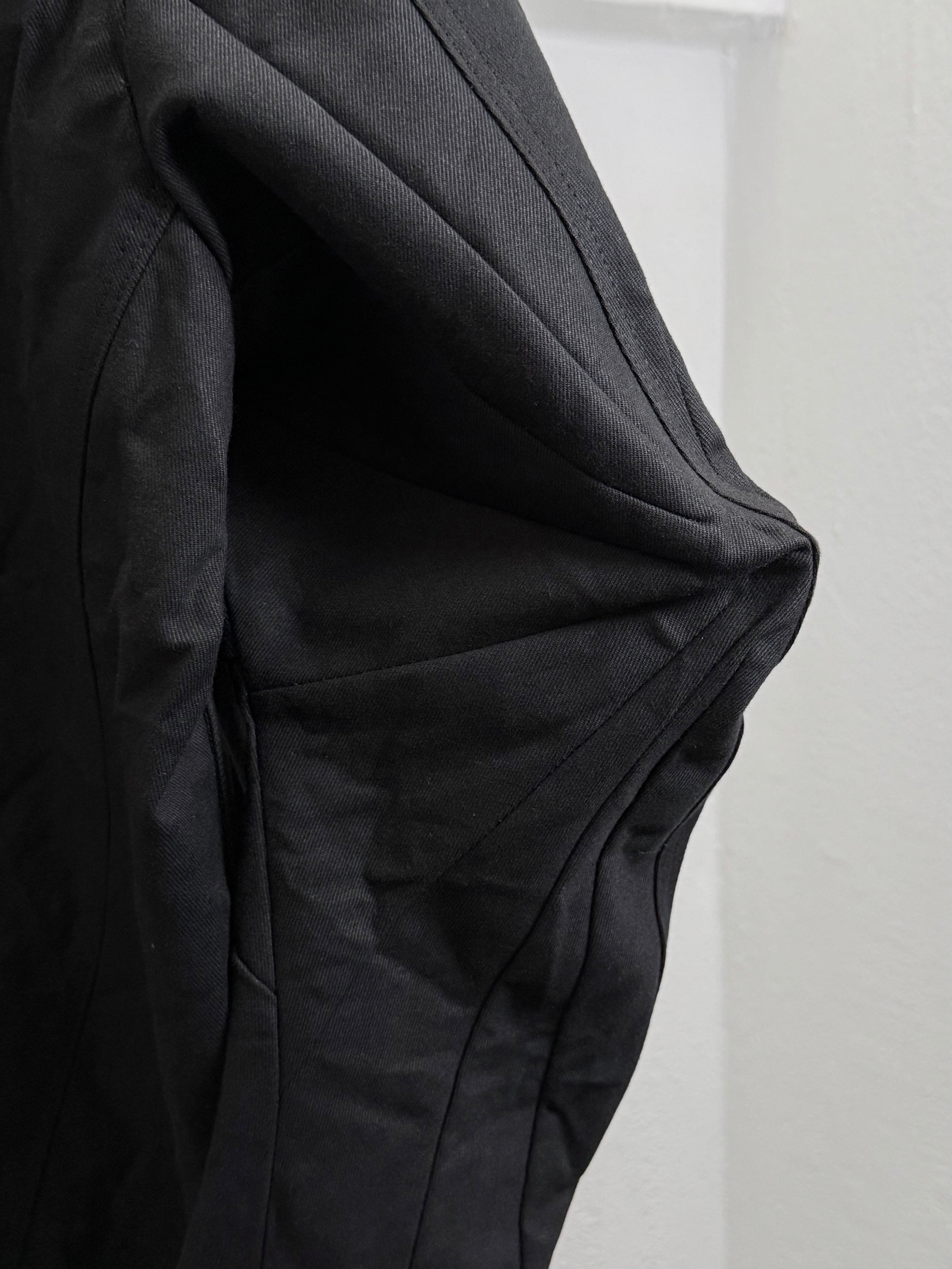 EC008-HSJ

High neck Slanted Jacket