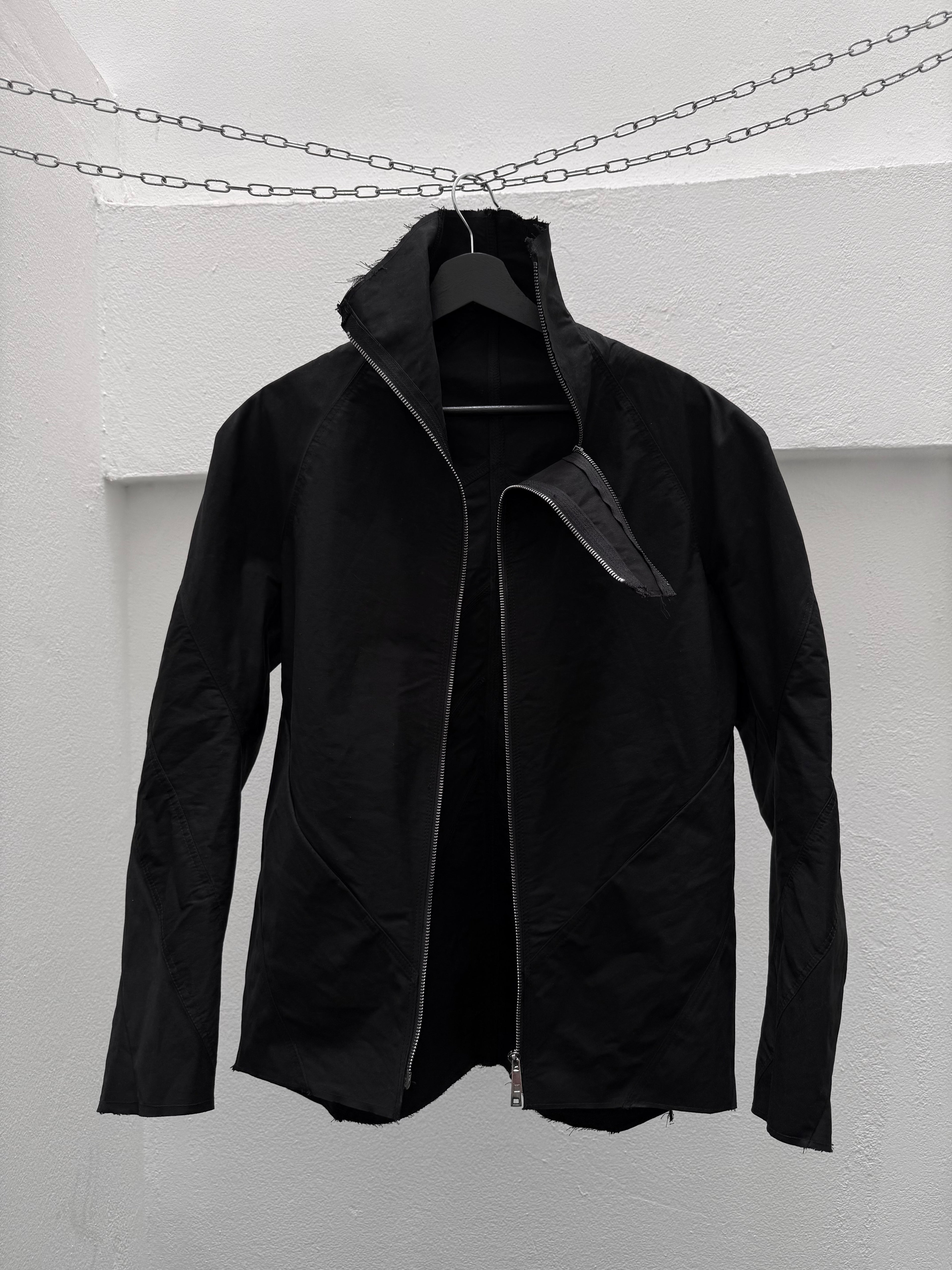 EC0016 - LSS
Leaf Structured Shirt